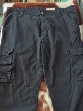 Wrangler Black Cargo Pants with Multi-Pocket Design